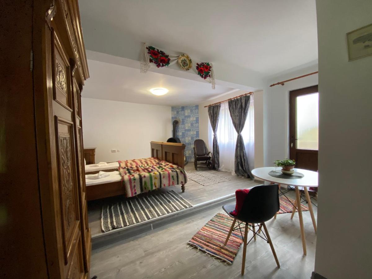 Bed & Breakfast Casuta Din Padure *